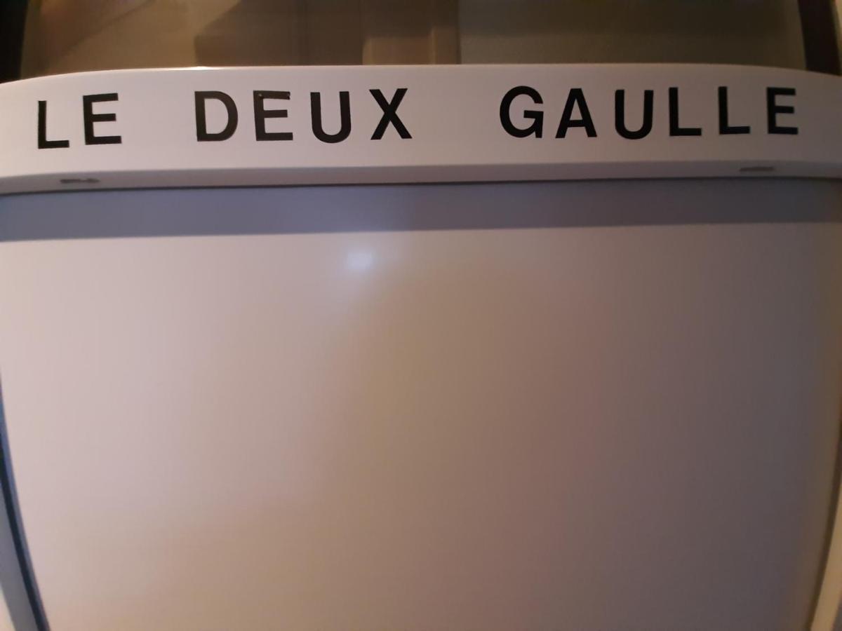 Le Deux Gaulle Lägenhet Le Mêle-sur-Sarthe Exteriör bild